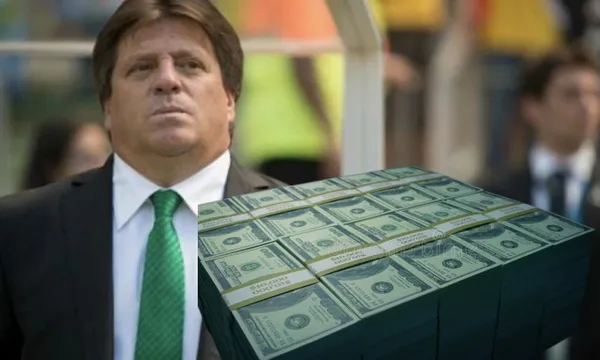 Miguel Herrera dirigiendo a la selección nacional mexicana / Récord