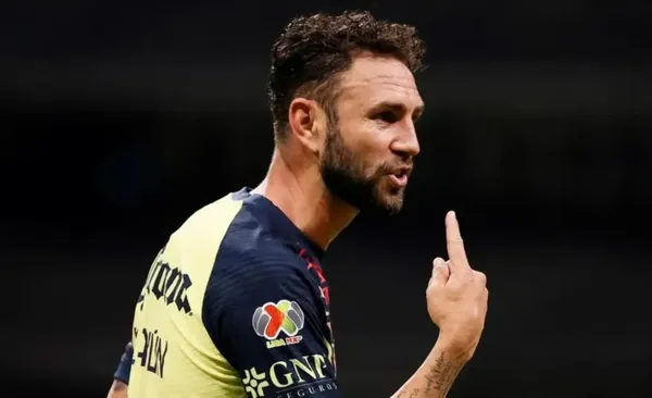 Miguel Layún con la playera del América (Fuente: Mexsports)
