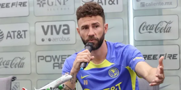 Miguel Layún parece ya tener la mente en otras cosas que no se relacionan nada como el fútbol