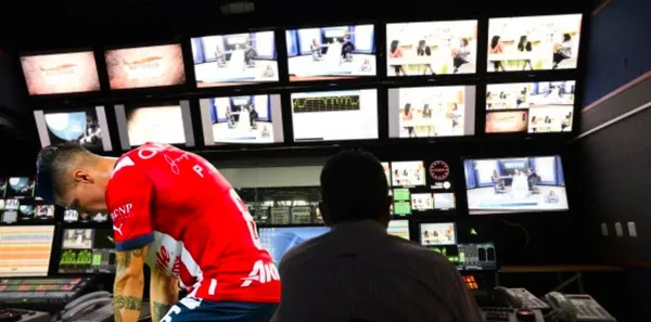 Mira la jugada que no captó la TV y que terminó por perjudicar a Chivas, la polémica regresa