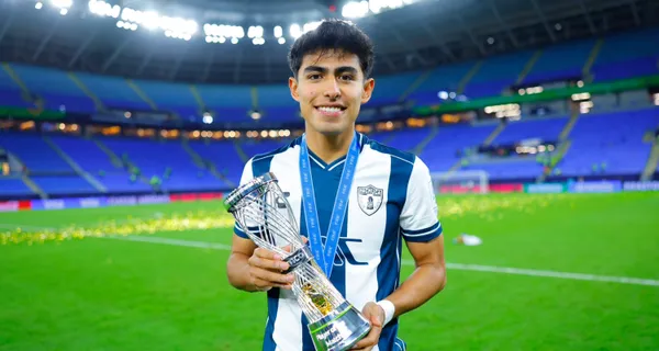 Montiel recibe reconocimiento en la Copa Intercontinental (Fuente: Pachuca)