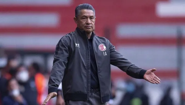 'Nacho' no cambia de idea, sigue buscando jugadores que sepan cómo juega