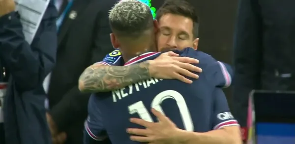 Neymar resultó en el jugador elegido por Pochettino para que Lionel Messi tuviera su debut entrando de cambio con el PSG.