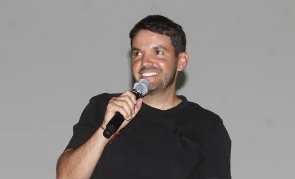 Nicolás Larcamón presentó una conferencia en la universidad poblana BUAP.