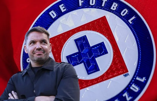 Nicolás Larcamón sonriendo/ Foto TV Azteca.