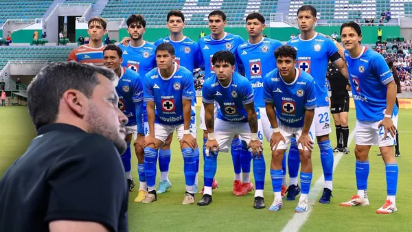 Nicolás Larcamón y jugadores de Cruz Azul