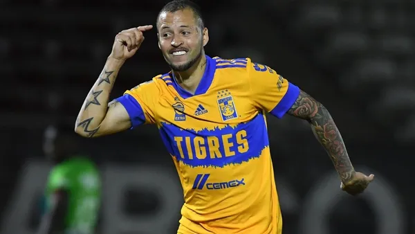 Nicolás López se ha convertido en el referente del equipo felino tras la ausencia de André-Pierre Gignac por lesión.