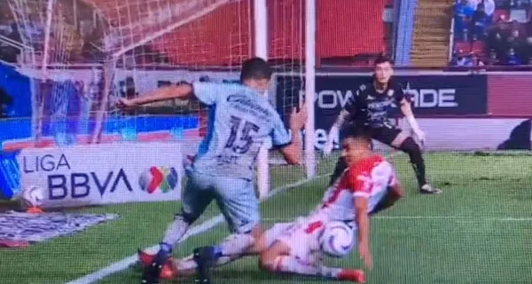 No le pitaron una mano a Cruz Azul y esto es lo que dice la regla al respecto de esta jugada polémica.