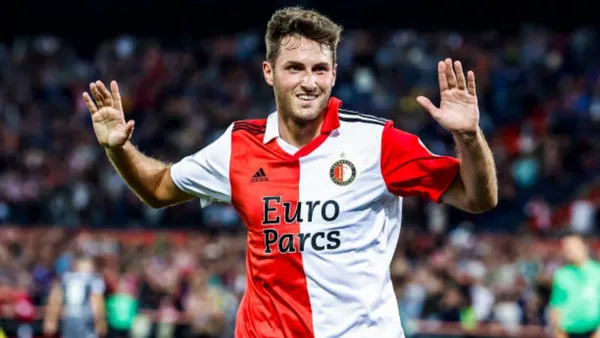 No pasó ni un mes y Santiago Giménez ya debutó con gol en el Feyenoord