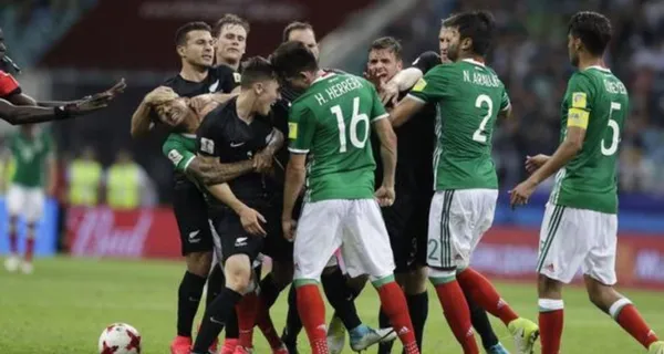 No soportó el castigo que recibió en el combinado mexicano por parte del entrenador del Tri, hubo bronca.