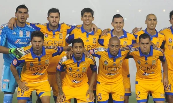 No soportó los comentarios del rival y lo noqueó en pleno partido.