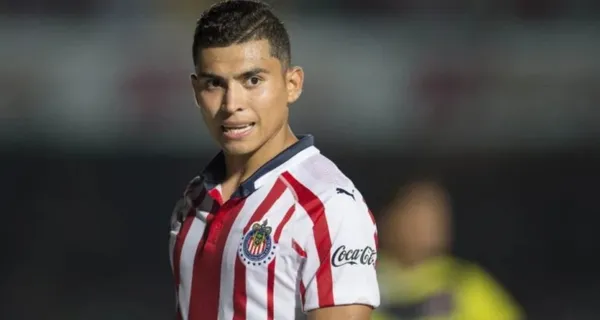 Orbelín Pineda listo para ejecutar un tiro penal (Fuente: Mexsports)