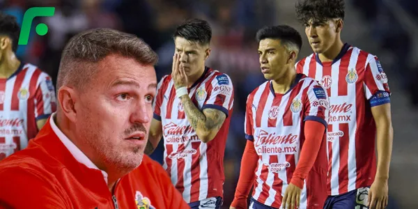 Óscar García y jugadores de Chivas (Fuente: MEXSPORT)
