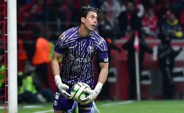 Óscar Jiménez se comió dos goles en contra de Toluca, pero ni siquiera por eso se iría a la banca.