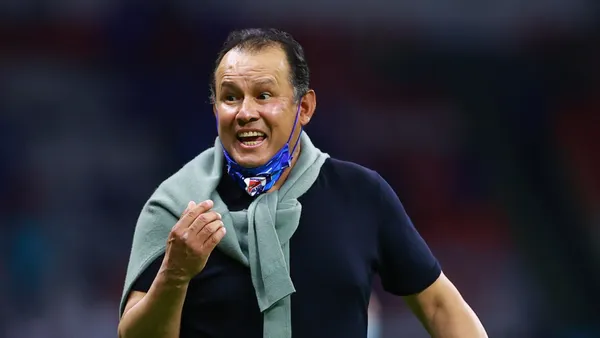 Para Juan Reynoso la falta de refuerzos en Cruz Azul mermó posibilidades para pelear el bicampeonato y señaló a un responsable