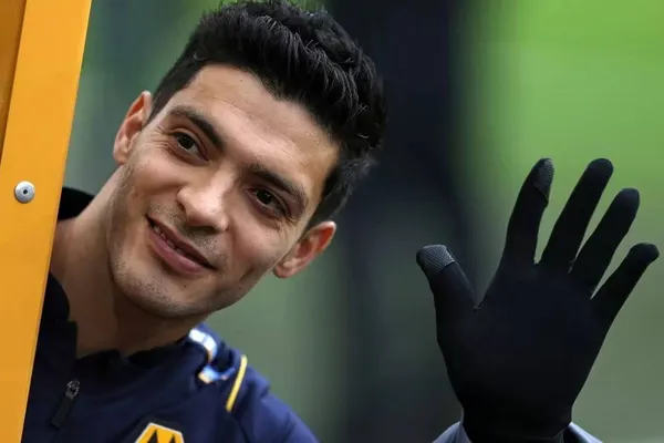 Parece cada vez más cerca que vuelva al América el hijo pródigo, el delantero Raúl Jiménez.