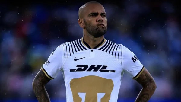 Parece que se acabó la humidad de Dani Alves en los Pumas