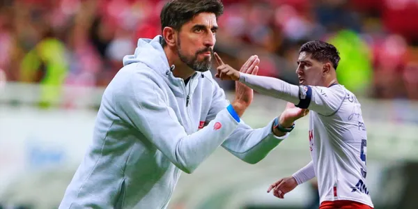 Paunovic le mostró su apoyo a Pocho Guzmán tras fallar el penal