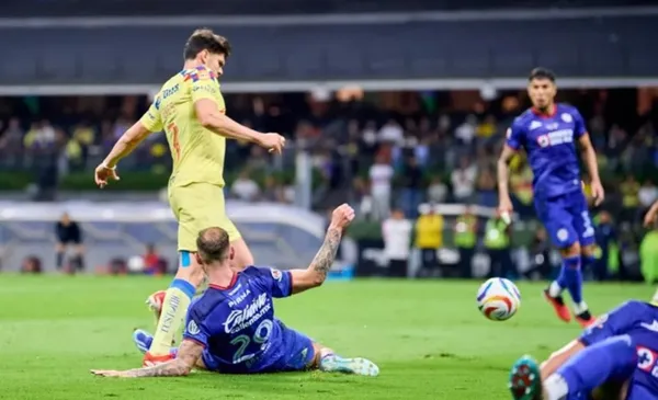 Penal polémico que provocó Rotondi, ante marca a Reyes (Fuente: Mexsports)