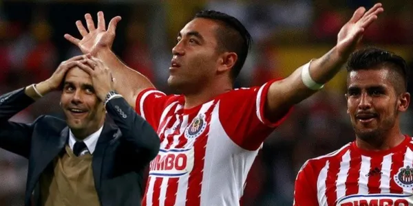 Pep Guardiola junto a Marco Fabian y Miguel Ponce / FOTO Getty