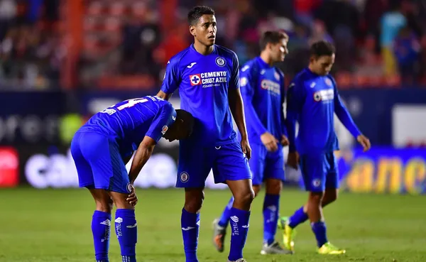 Piden la salida de uno de sus elementos