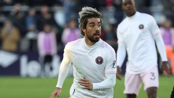 Pizarro fue recibido por prensa y fanáticos