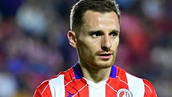 Por la vía penal el francés empató el global pero los potosinos necesitan un gol más