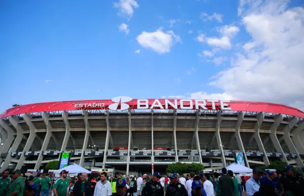 Previamente a que se reinaugurara el Estadio Azteca, un aficionado lamentablemente perdió la vida.