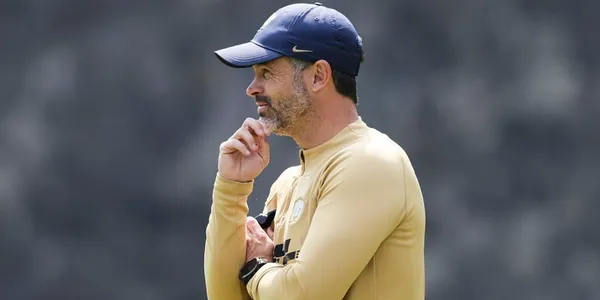 Rafa Puente no se iría solo de Pumas, se lleva a dos de por medio como consecuencia.