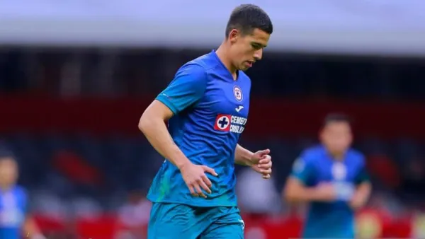 Rafael Guerrero provocó un autogol de su compañero Rodrigo Huescas y le pusieron un nuevo apodo en Cruz Azul