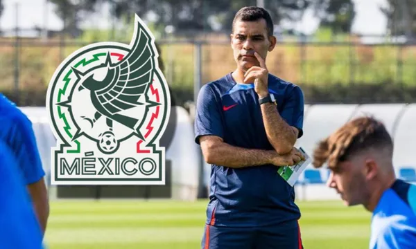 Rafael Márquez dirigiendo un entrenamiento del Barcelona B (fuente: Esto)