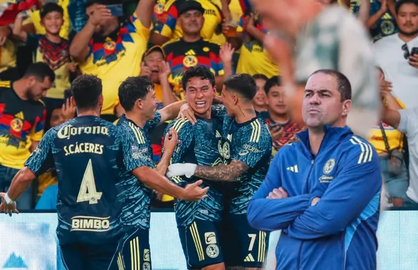 Ramón Juárez y compañeros celebrando y André Jardine/ Foto Club América.