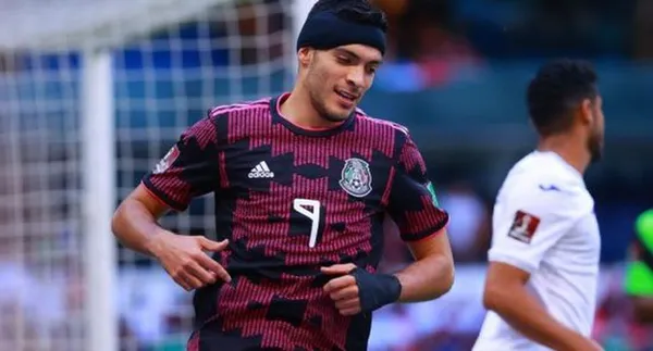 Raúl Jiménez al igual que Edson Álvarez y Diego Lainez, son las últimas joyas que se han formando en el Club América y han emigrado al Viejo Continente.