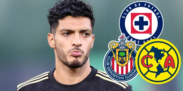 Raúl Jiménez junto a los escudos de Chivas, Cruz Azul y América / FOTO GETTY IMAGES