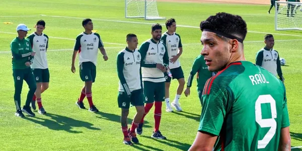 Raúl Jiménez marcó un gol frente Australia ayer