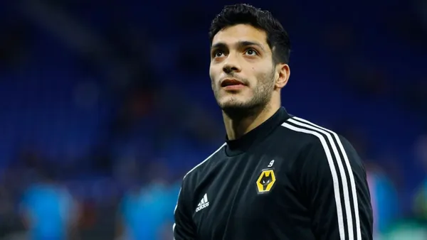 Raúl Jiménez no brilló ante el West Ham United, y una polémica imagen demostraría a qué se debe su bajo rendimiento.