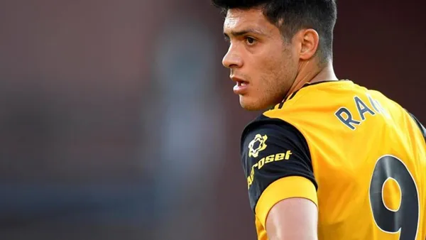 Raúl Jiménez perdió dos oportunidades millonarias