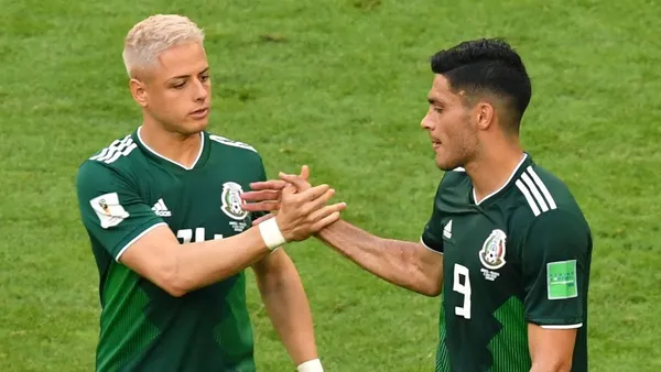 Raúl Jiménez y Chicharito Hernández tuvieron momentos de gloria en Europa, y esto los ha hecho valiosos. Uno en la Premier League y otro en la MLS siguen cobrando buena cantidad de dinero. Pero, ¿cuál de los dos gana más?