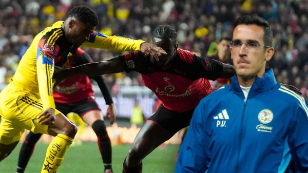 Raúl Zúñiga disputando el balón con un rival y Paulo Víctor, asistente técnico del América