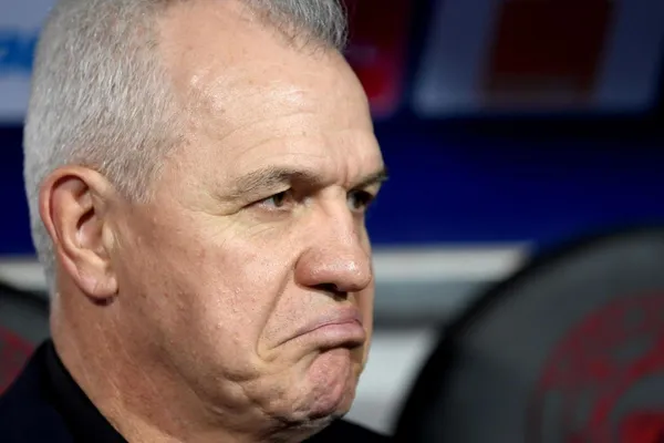 Rayados de Monterrey no levanta y se destapa que jugadores le estarían tendiendo la camita a Javier Aguirre.