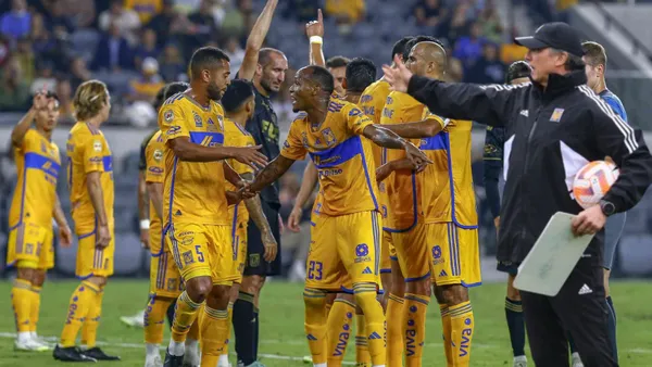 Raymundo Fulgencio sigue sin ser perdonado en Tigres, pero Robert Dante Siboldi lo pediría de regreso como refuerzo para el Apertura 2024