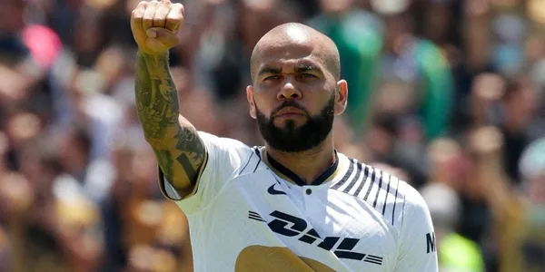 Revelan la cláusula que tiene Dani Alves con Pumas de la UNAM