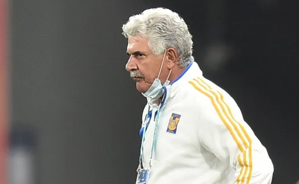 Ricardo Ferretti pese a ir con un gol en contra no le movió a su once inicial y así se justificó en la conferencia de prensa.