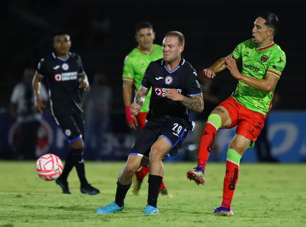 Ricardo Ferretti se presenta como nuevo timonel del Azul frente a su ex equipo.