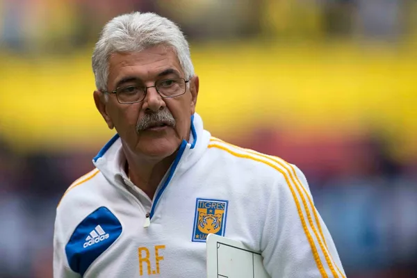 Ricardo Ferretti todavía no firma su renovación con Tigres y estarían poniendo algunas condiciones a la directiva felina.