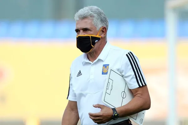 Ricardo Ferretti ya no convence en Tigres y la directiva tiene listo al reemplazo idóneo para el Tuca.