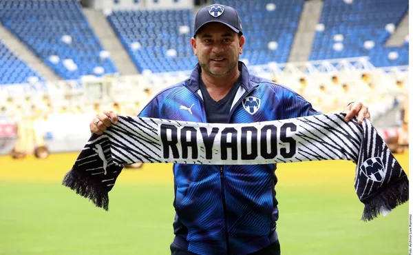 Ricardo Mohamed sigue siendo bien recordado en Rayados y siempre es una de las alternativas para tomar el timón del equipo