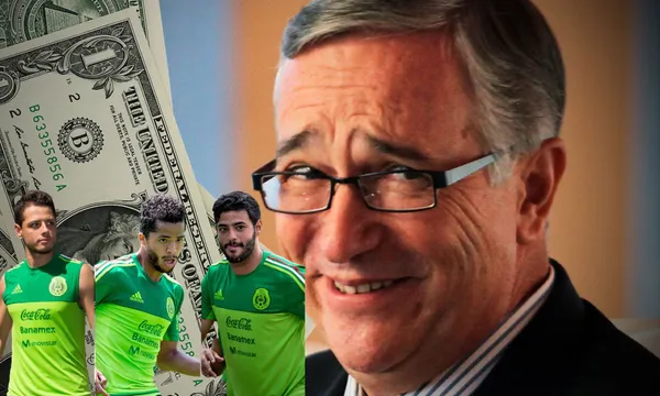 Ricardo Salinas en fotografía, junto con billetes / El CEO