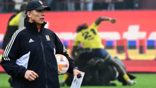 Robert Dante Siboldi durante su etapa como DT de Tigres