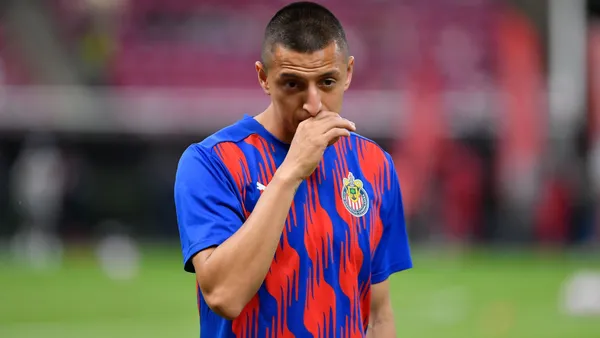 Roberto Alvarado con Chivas / Foto: Mexsport